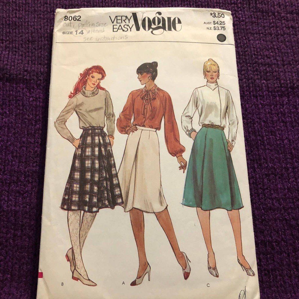 Vogue Pattern  8062 swing midi skirt  size 14